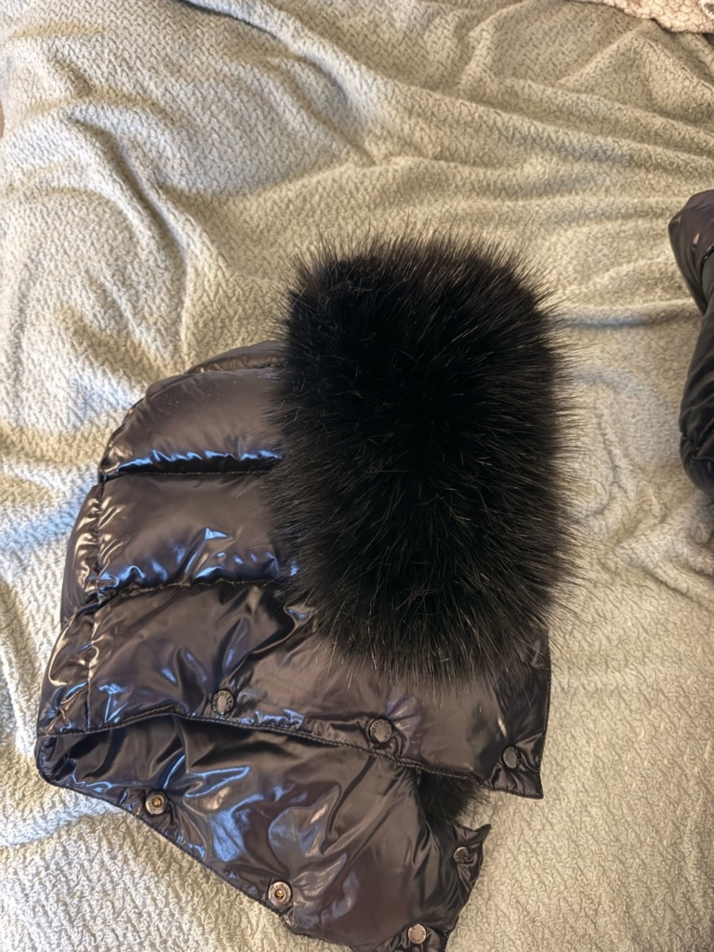 Moncler Women's Black Fur-Trim Hooded Puffer Jacket - Picture 7 of 8